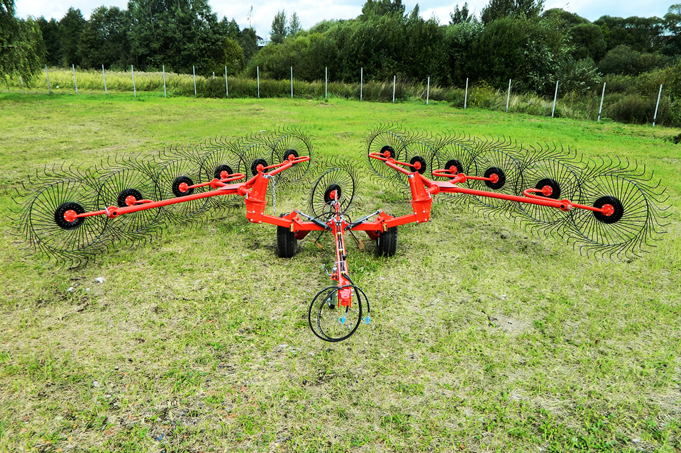 13 Wheel Carted Hay Rake || Matterhorn